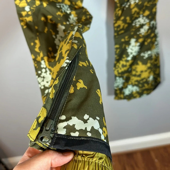 Burton Vida Stretch Snow Pants Women’s Size Small Wheeler Camo NWT - Picture 8 of 16